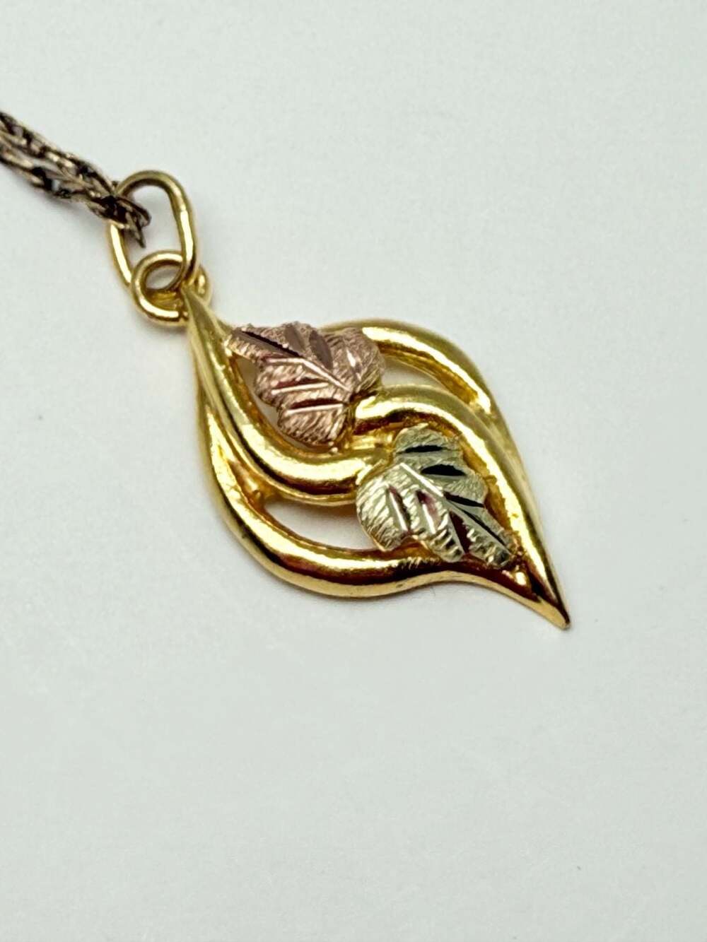 Landstroms Black Hills Gold Leaf Pendant Necklace Tri-Tone 10K